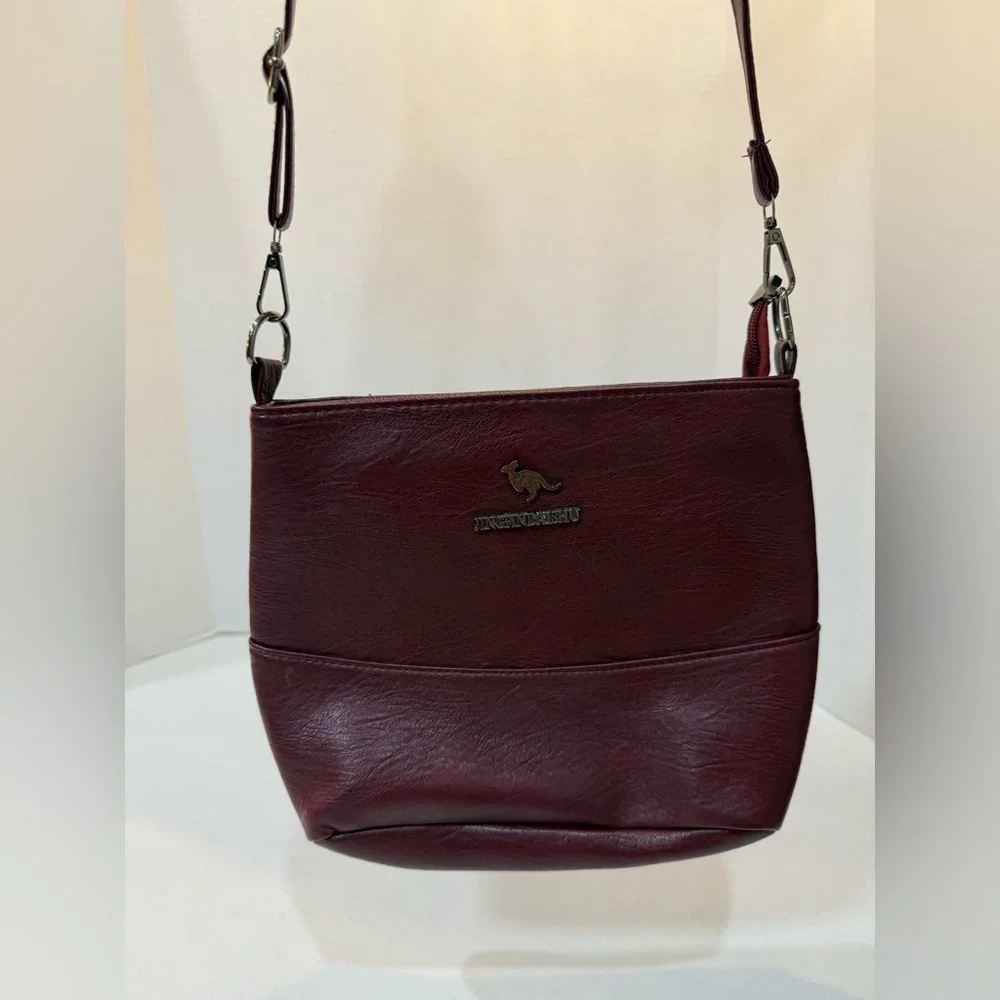 Jingpindaishu Burgundy Leather Crossbody Purse Multi-Compartment Slightly Used - Picture 10 of 11